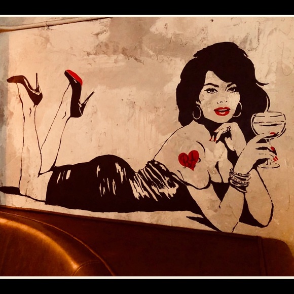 Meet your Posher, Kim - Picture 2 of 2